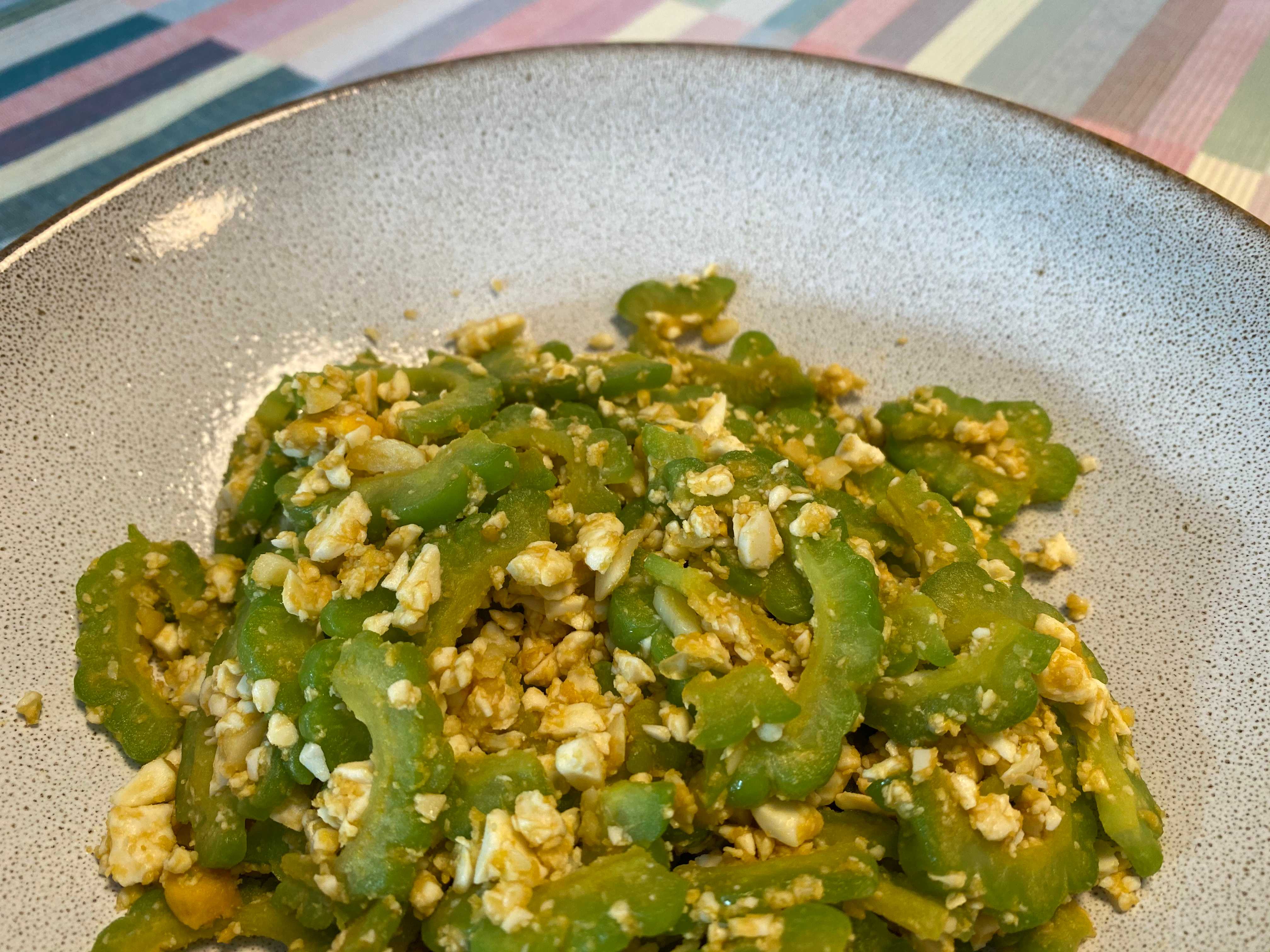 salted-eggs-with-bitter-melon-taiwanese-recipes
